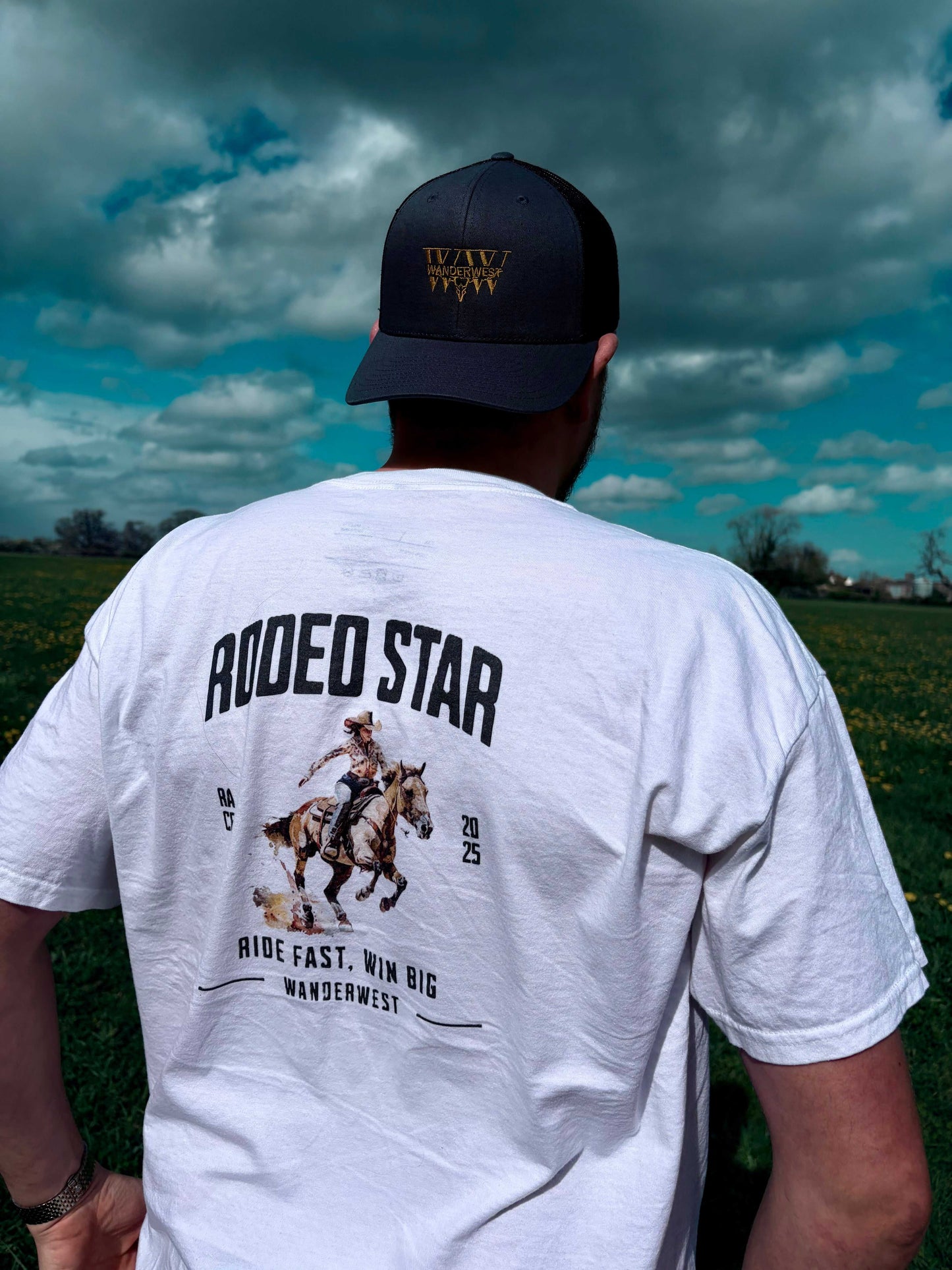 Some days are dusty, others shine. The Dust & Diamonds Tee blends grit & glow. 100% cotton unisex fit, bold clean white tee for year-round western style.