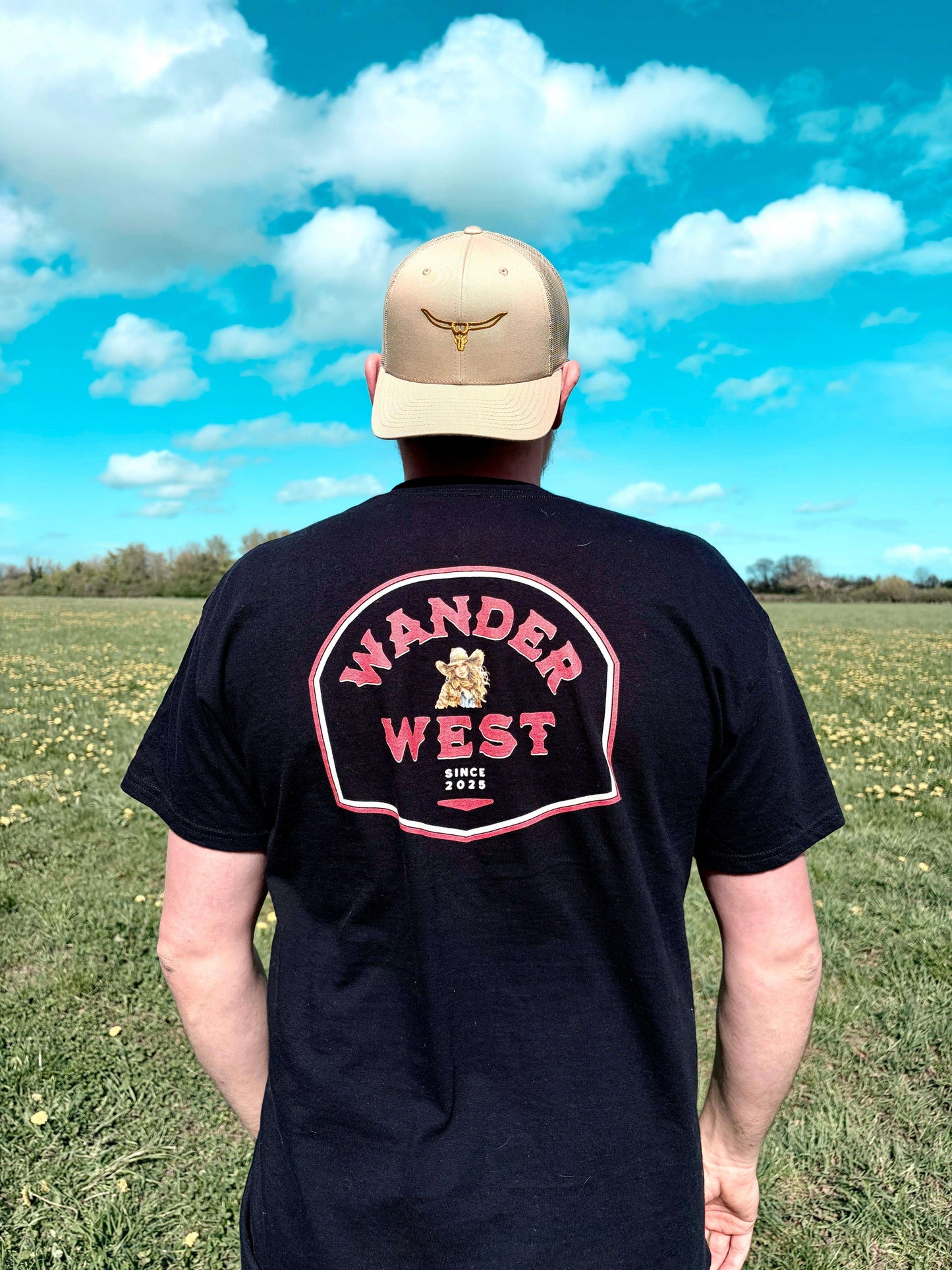 Bold, timeless, and rooted in heritage. The Western Crest Tee is a strong nod to western tradition, carrying the WanderWest emblem with confidence. The Western Crest Tee in black delivers a clean, striking look that never dates. Made from 100% cotton, the Western Crest Tee features a structured unisex fit with sharp ed