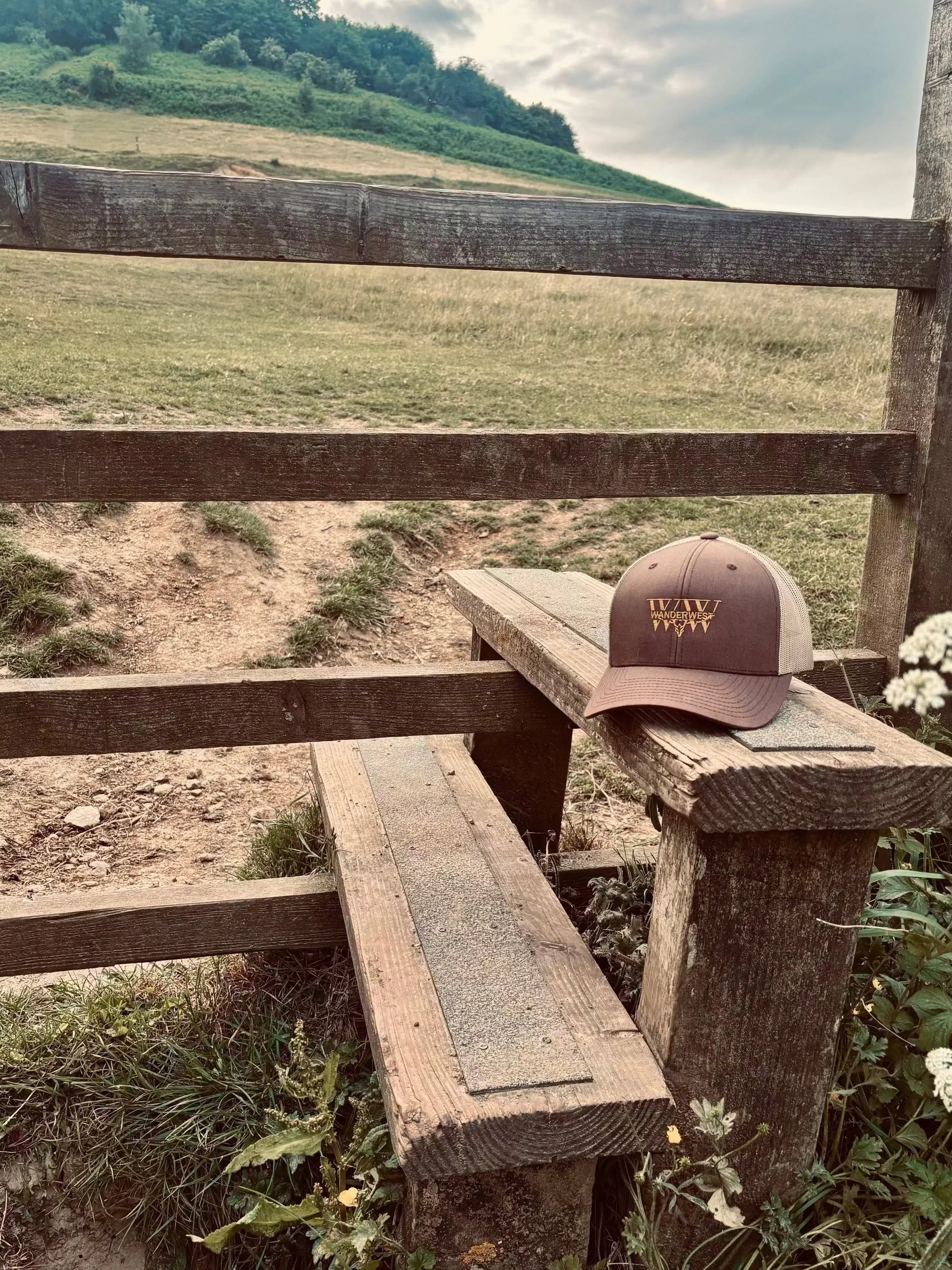 WanderWest Rusted Barn Trucker – Brown/Khaki - WanderWest